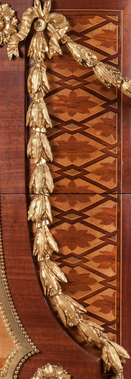 Chest of drawers detail