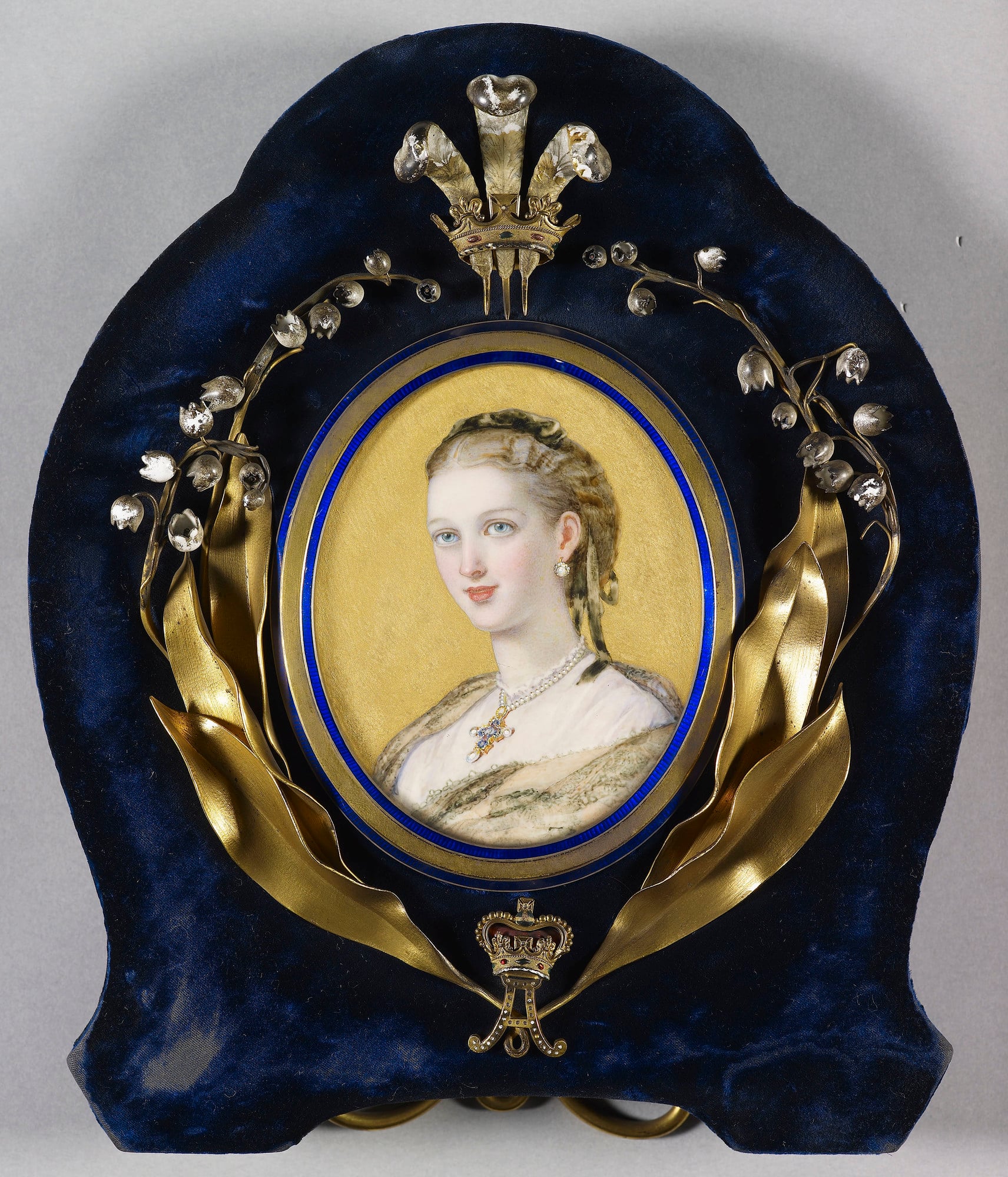 Queen Alexandra (1844-1925), when Princess of Wales This very fine miniature by Annie Dixon was commissioned to celebrate the Princess's marriage to the Prince of Wales on 10 March 1863. The Court Circular recorded on Tuesday, 24 November 1863: 'Her Royal Highness the Princess of Wales has honoured Miss Di