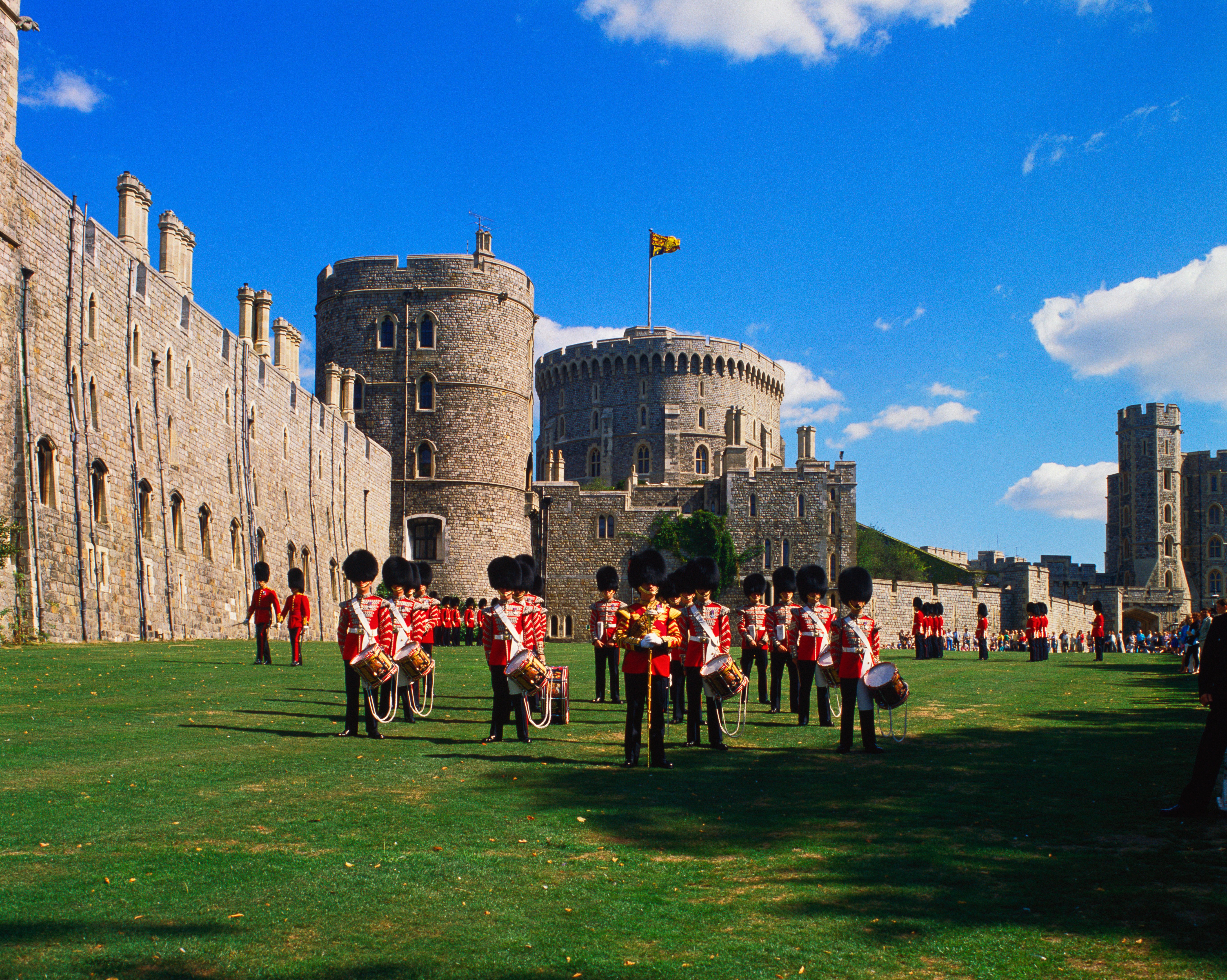 Windsor Castle: Guard Change on Castle Hill