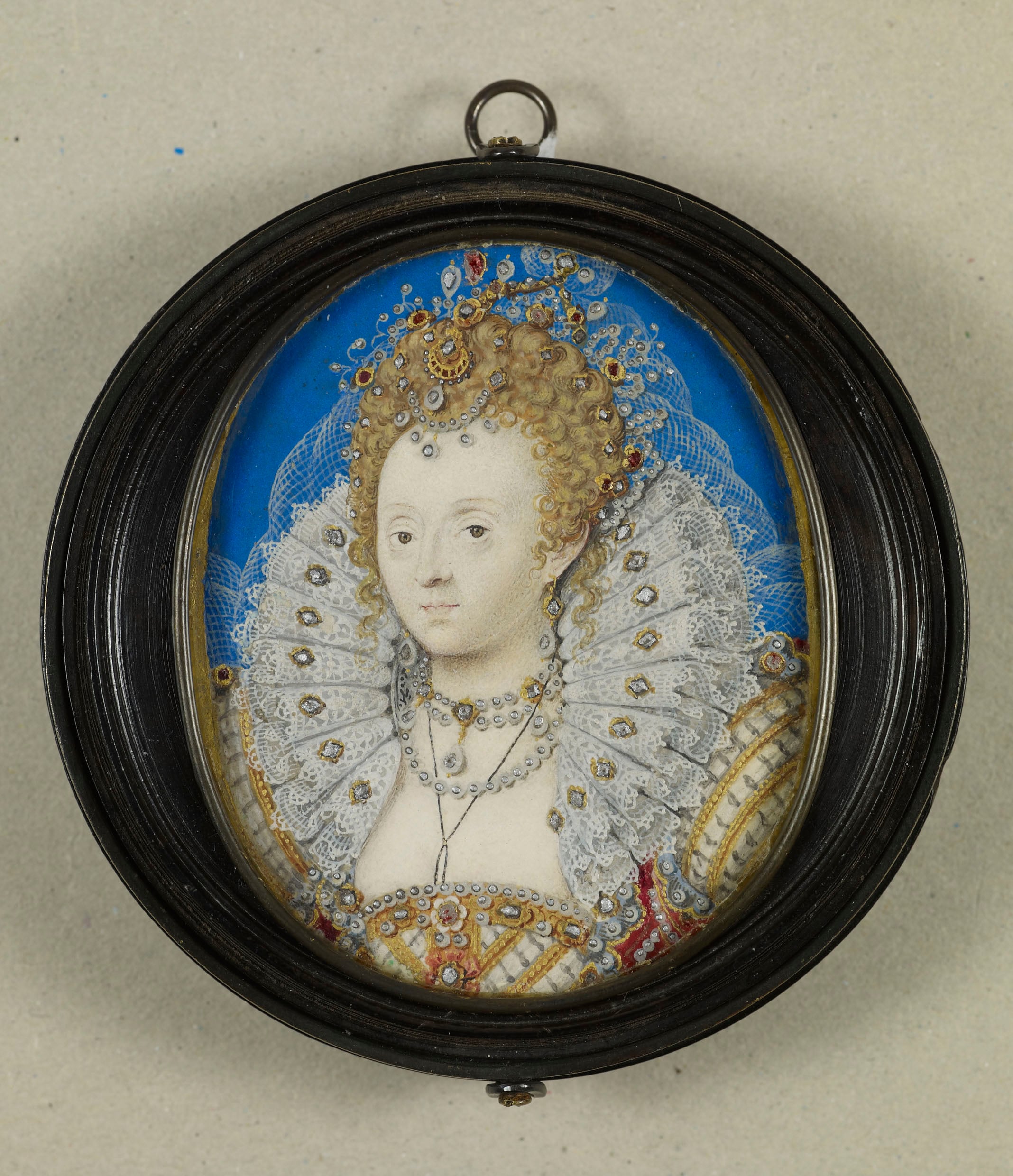 Elizabeth I, c.1580-5, her dress, collar and hair applied diamonds and other precious stones. RCIN 402219 Elizabeth I, c.1580-5, her dress, collar and hair applied diamonds and other precious stones