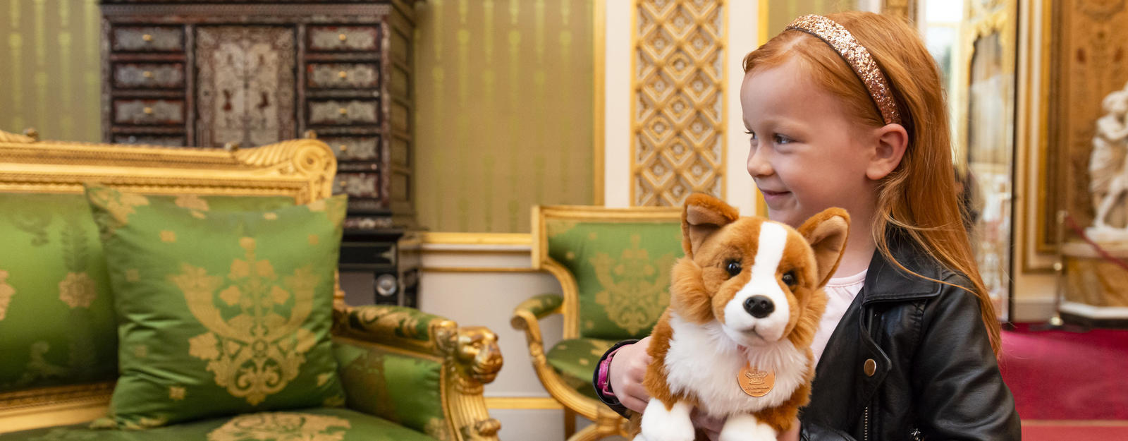 A family guided tour at Buckingham Palace