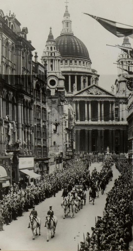 Thanksgiving Service at St Paul's Cathedral on 19th August 1945 from Page 37 of Queen Mary's Album, vol.31 (RCIN 2304541) Thanksgiving Service at St Paul's Cathedral on 19th August 1945.