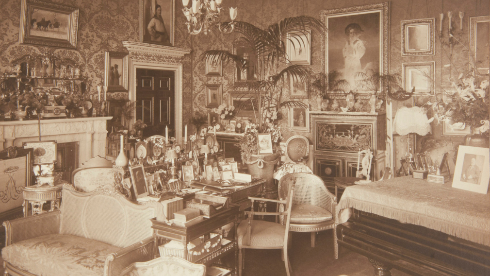 Grove & Boulton, Queen Alexandra's Boudoir, Marlborough House, 1912 (RCIN 2101981) Photograph of Queen Alexandra's Boudoir, Marlborough House.
