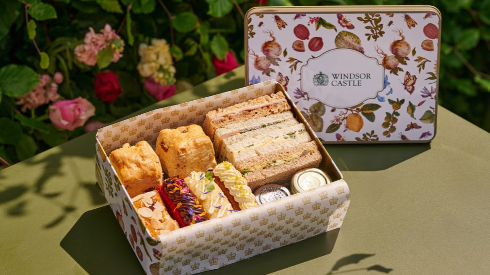 Afternoon Tea served in a keepsake tin, from the Undercroft Café at Windsor Castle. Afternoon Tea served in a keepsake tin, from the Undercroft Café at Windsor Castle.