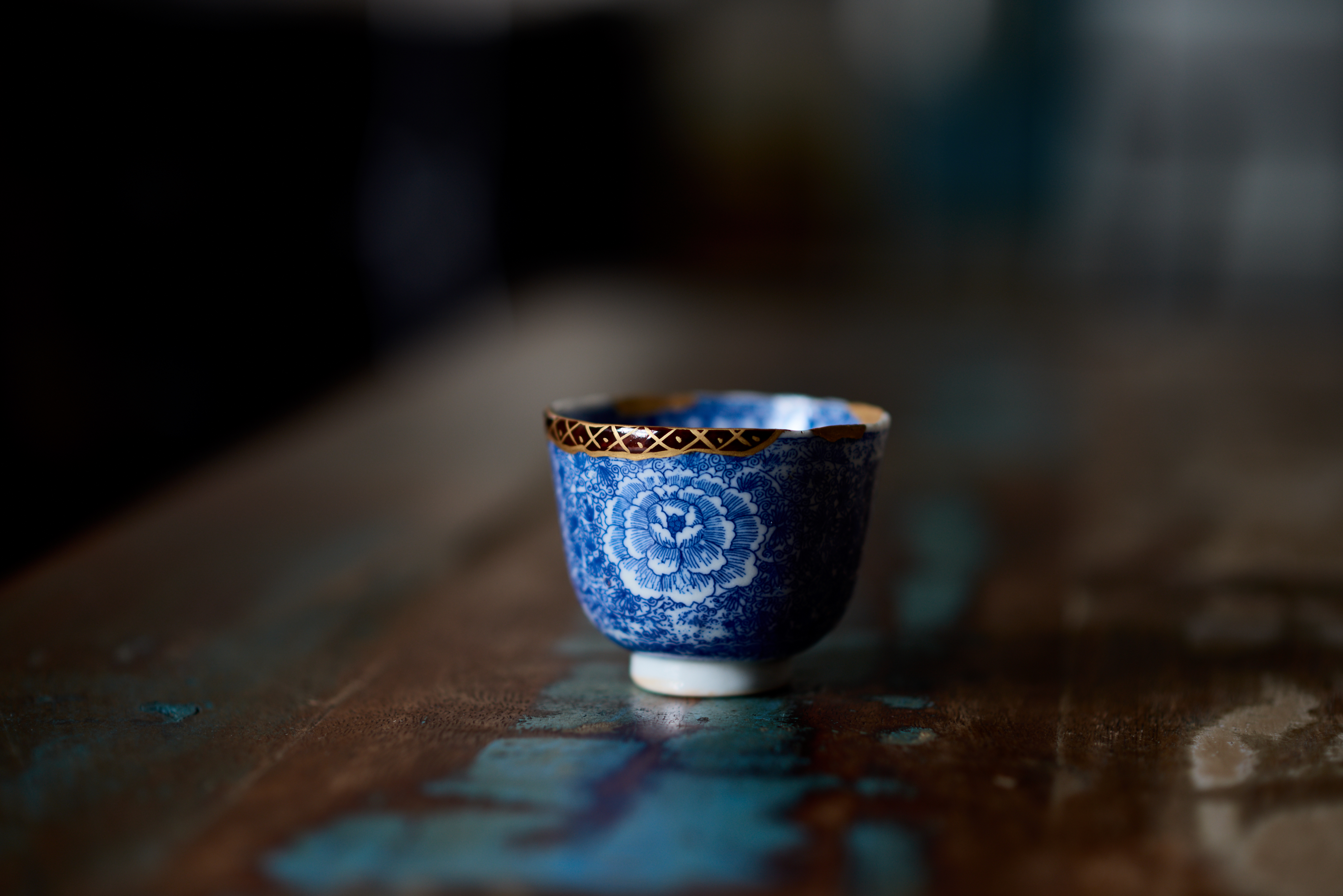 Cup mended with kintsugi technique