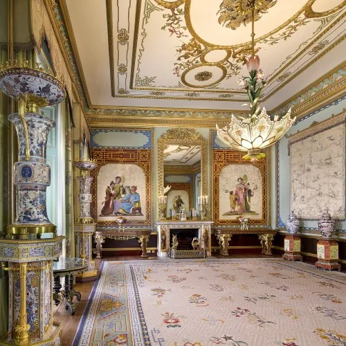 The Centre Room, Buckingham Palace decorated with Chinese-themed works of art