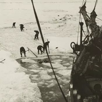 Strenuous endeavours being made to free the ship from frozen captivity, lat.16° 50', long. 34° 58' S, Frank Hurley, 1 February 1915, detail